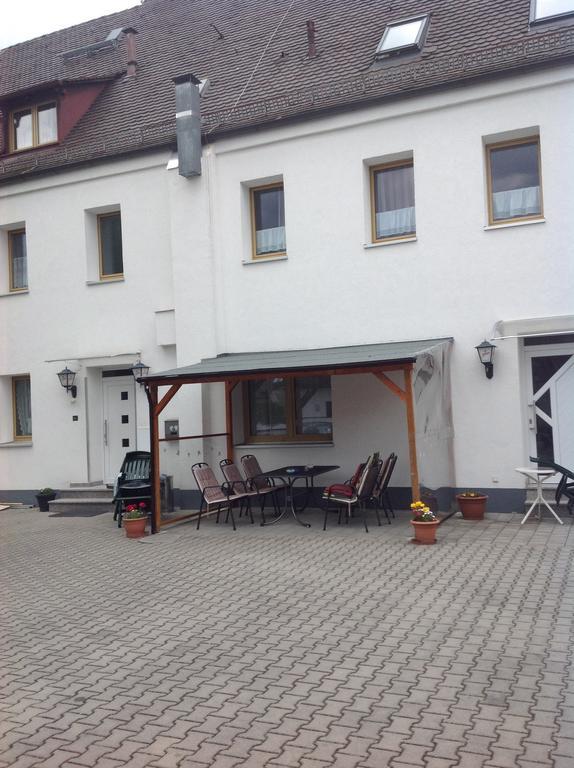 Pension Lindengarten Nürnberg Exteriör bild