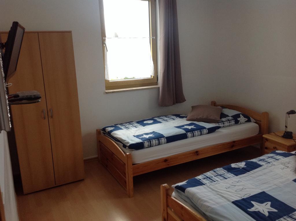 Pension Lindengarten Nürnberg Exteriör bild