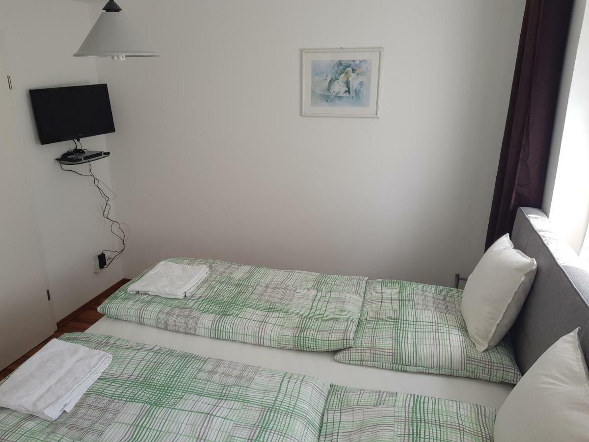 Pension Lindengarten Nürnberg Exteriör bild